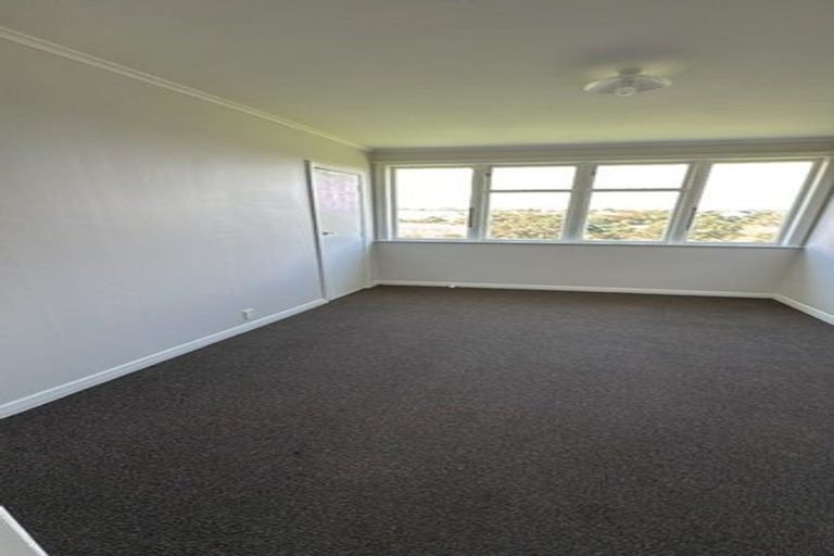 Photo of property in 35 Marsden Street, Hauraki, Auckland, 0622