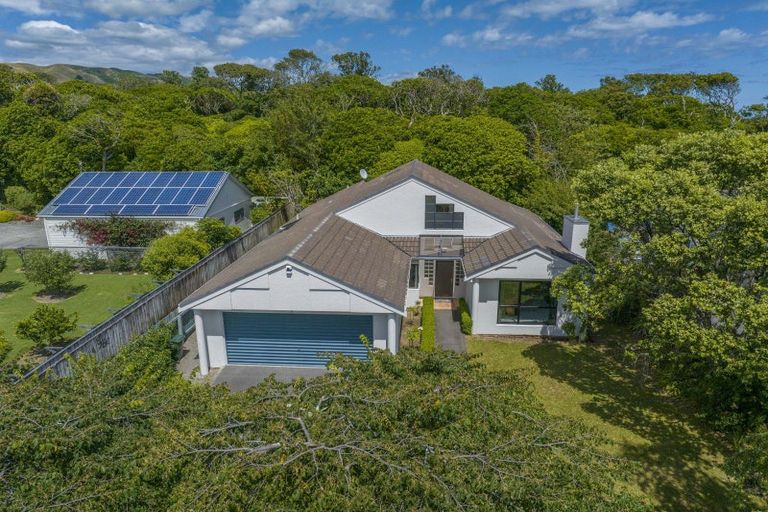 Photo of property in 56 Kapanui Road, Waikanae, 5036