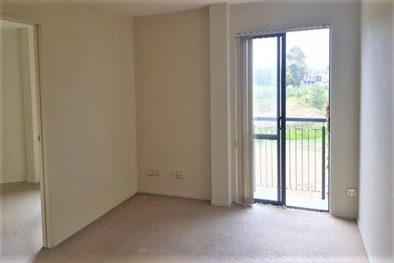 Photo of property in 5c/17 Crown Lynn Place, New Lynn, Auckland, 0600