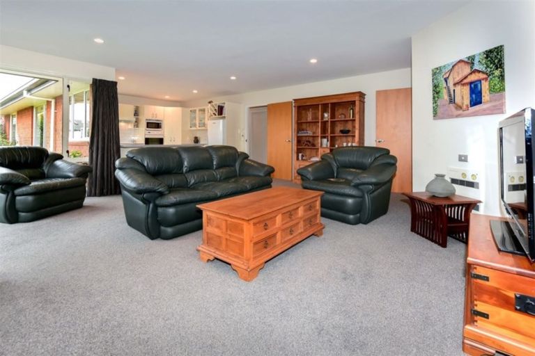 Photo of property in 30 Rempstone Drive, Halswell, Christchurch, 8025