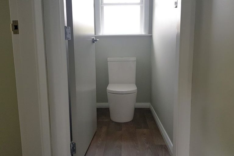 Photo of property in 98 Melbourne Road, Island Bay, Wellington, 6023