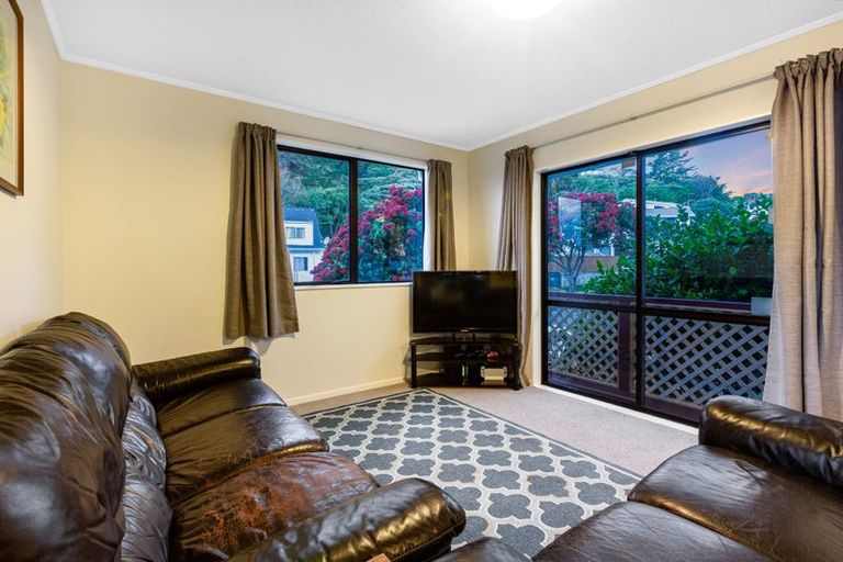 Photo of property in 49 Omapere Street, Whitby, Porirua, 5024