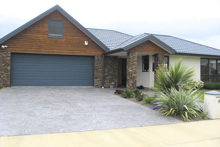 Photo of property in 3 Pewter Place, Northwood, Christchurch, 8051
