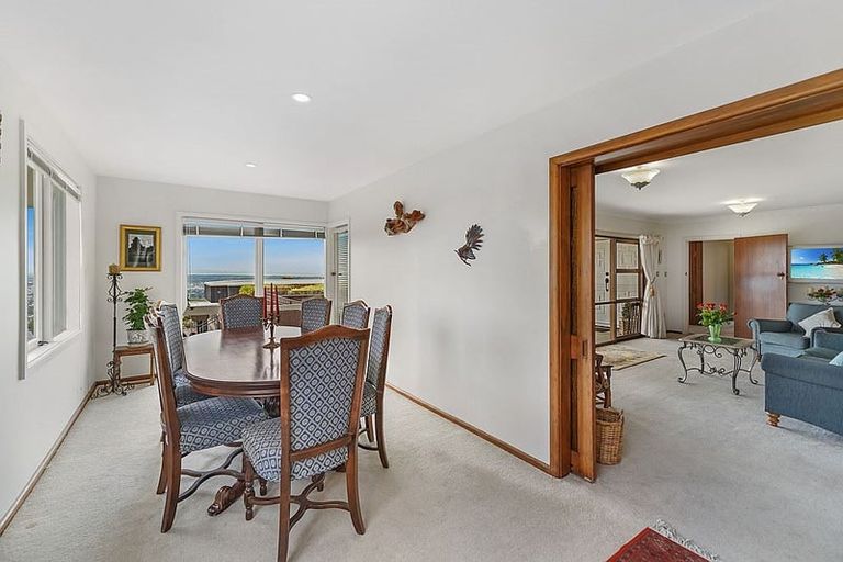 Photo of property in 32 Takahe Drive, Cashmere, Christchurch, 8022