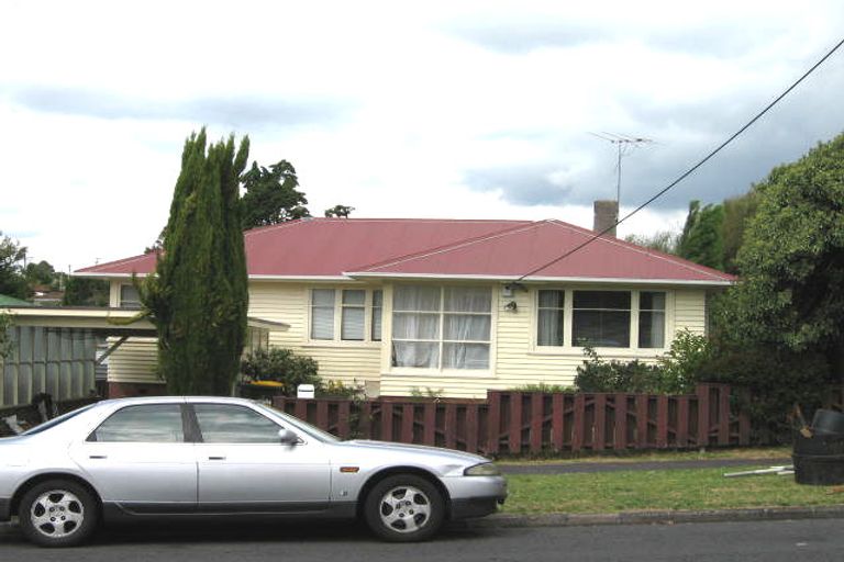 Photo of property in 32 Fruitvale Road, New Lynn, Auckland, 0600
