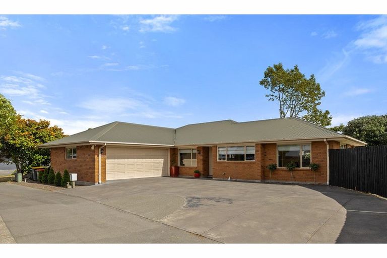 Photo of property in 3 Magnolia Lane, St Albans, Christchurch, 8052