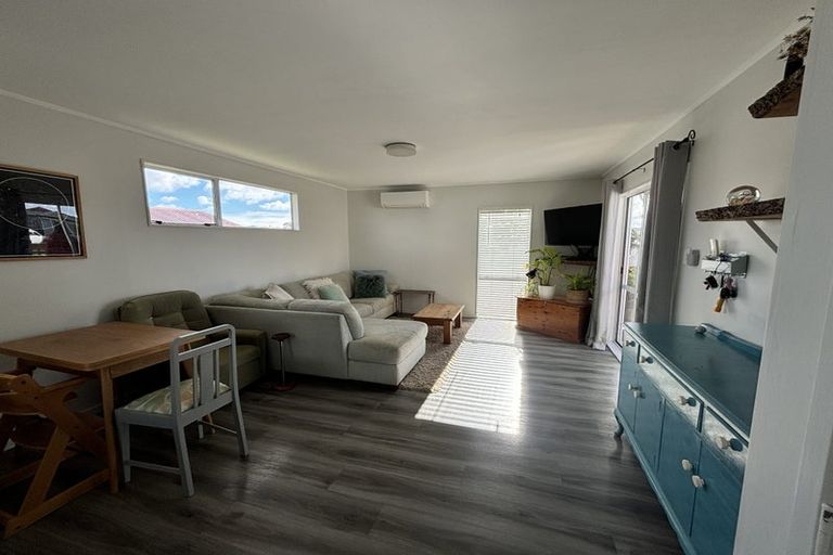 Photo of property in 17 Elisa Lane, Ranui, Auckland, 0612