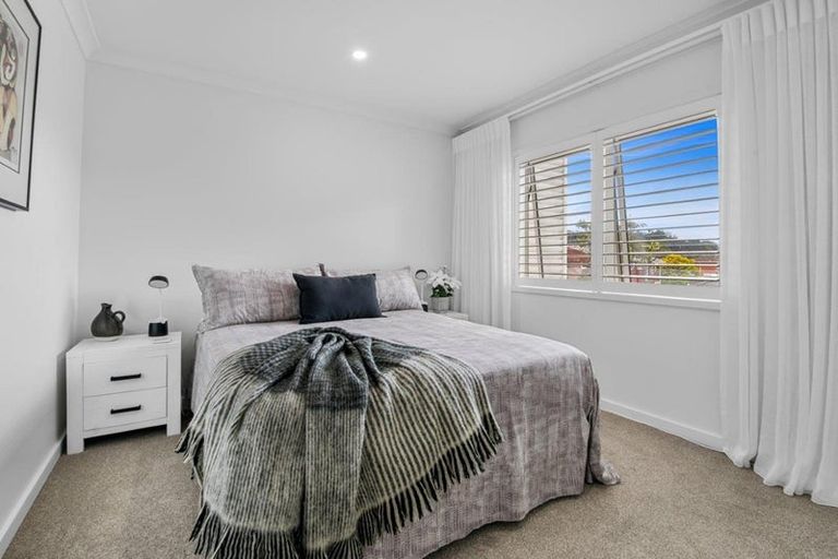 Photo of property in 14 Kensington Drive, Orewa, 0931