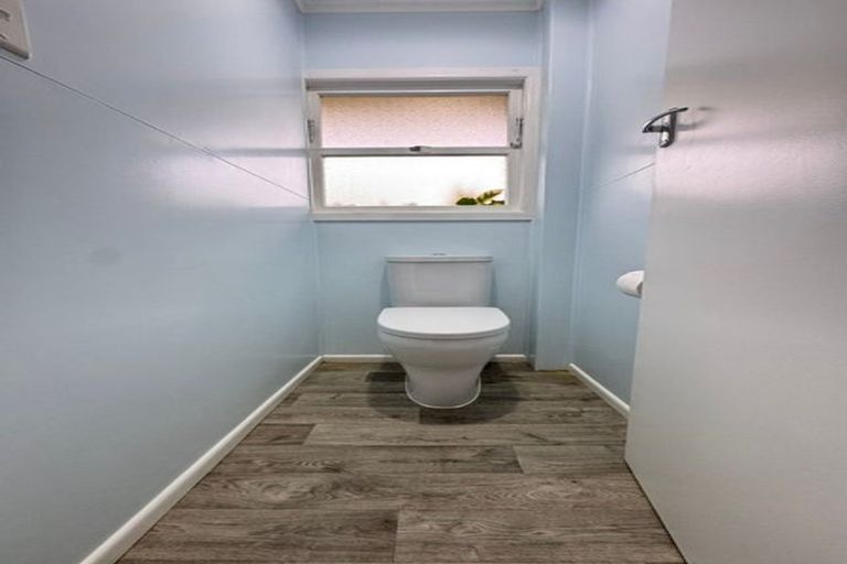 Photo of property in 18 Tomlinson Street, Hillpark, Auckland, 2102