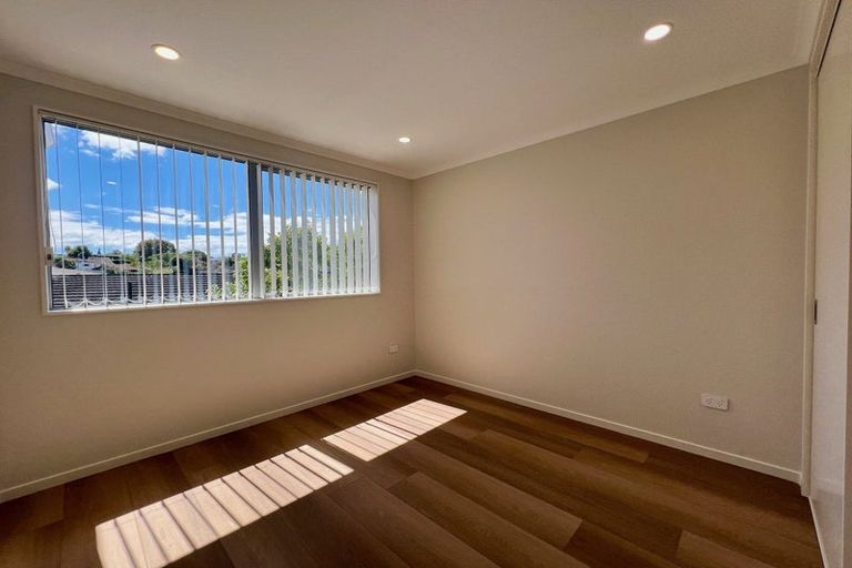 Photo of property in 109 Prince Regent Drive, Half Moon Bay, Auckland, 2012