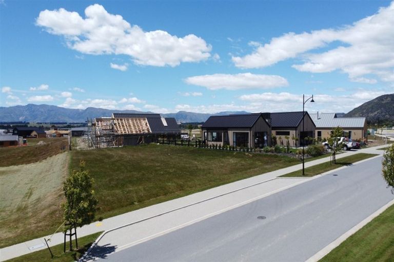 Photo of property in 13 Deans Drive, Wanaka, 9305