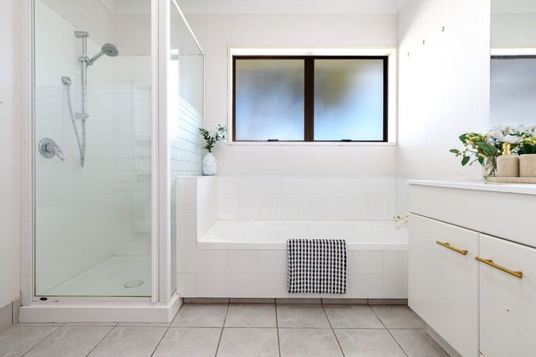 Photo of property in 175 Ngatai Road, Otumoetai, Tauranga, 3110