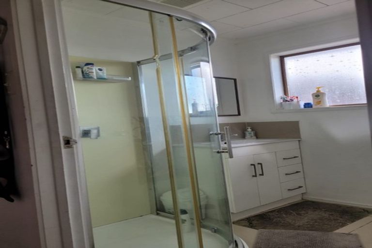 Photo of property in 2/3204 Great North Road, New Lynn, Auckland, 0600