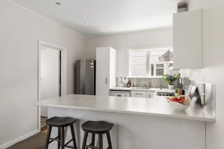 Photo of property in 10 Fife Lane, Miramar, Wellington, 6022