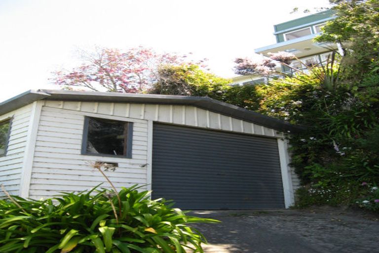 Photo of property in 124 Nicholson Road, Khandallah, Wellington, 6035
