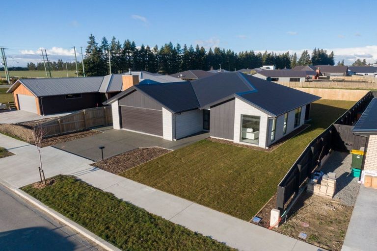 Photo of property in 5 Arrowsmith Drive, Clover Park, Auckland, 2019