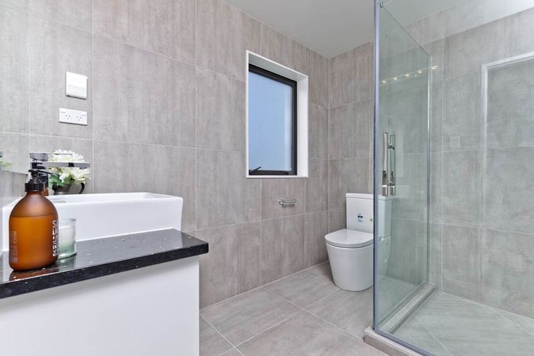 Photo of property in 3 Crompton Place, Orewa, 0931