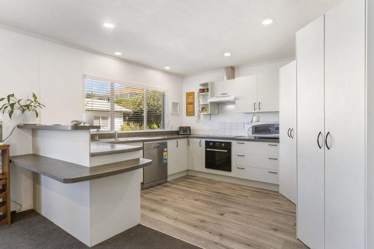 Photo of property in 16a Kokiri Street, Te Atatu South, Auckland, 0610