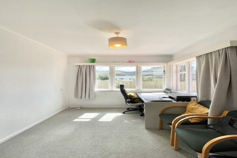 Photo of property in 2 Somme Road, Silverstream, Upper Hutt, 5019