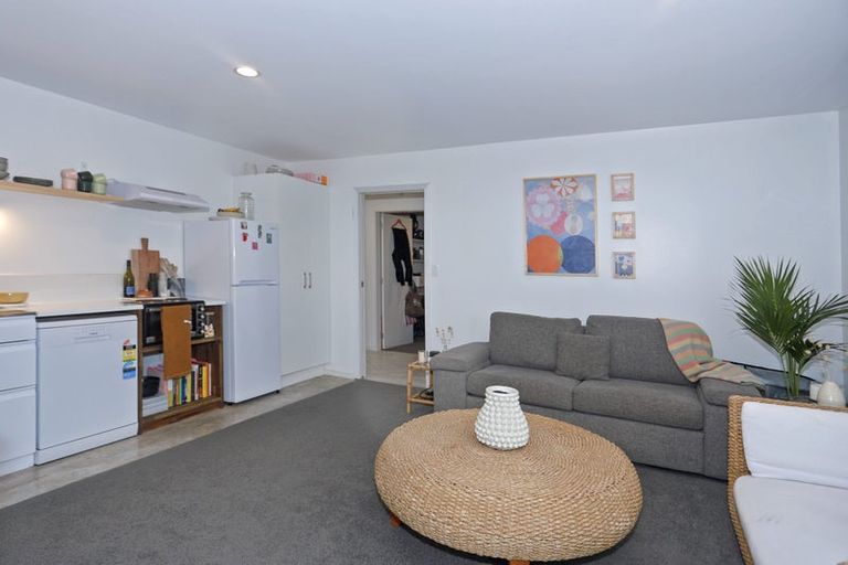 Photo of property in 203 Marine Parade, Mount Maunganui, 3116