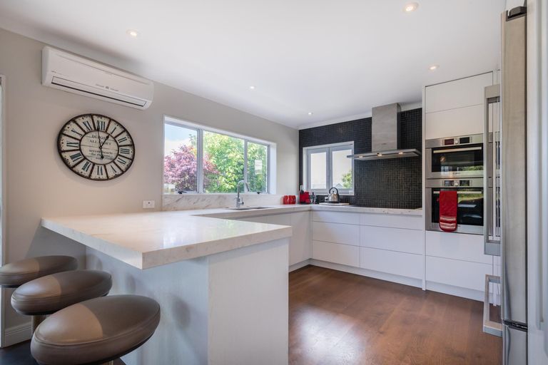 Photo of property in 6 Deanna Drive, West Harbour, Auckland, 0618