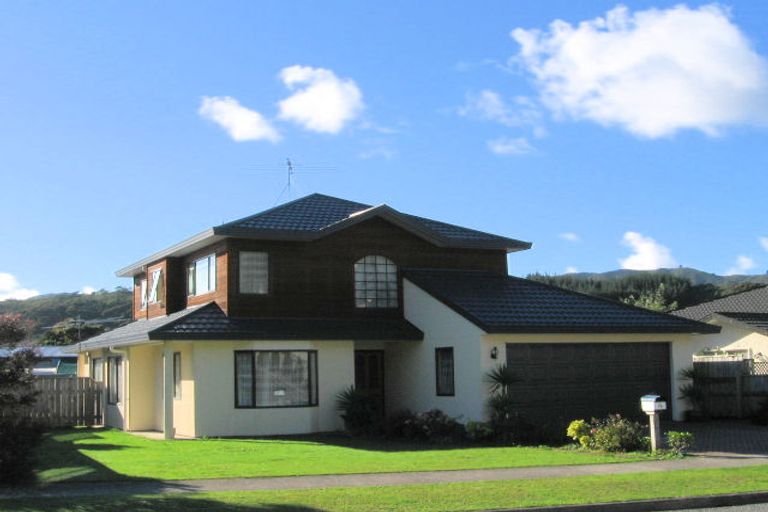 Photo of property in 18 Kawatiri Grove, Wainuiomata, Lower Hutt, 5014