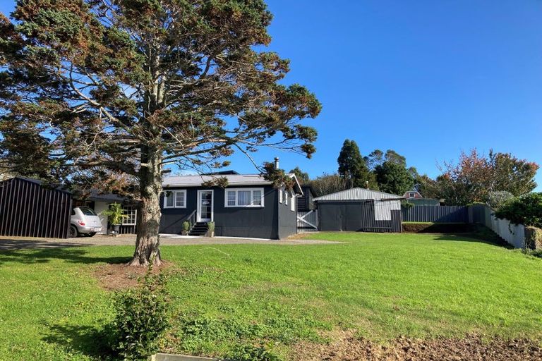 Photo of property in 3 Whakapaki Street, Urenui, 4375