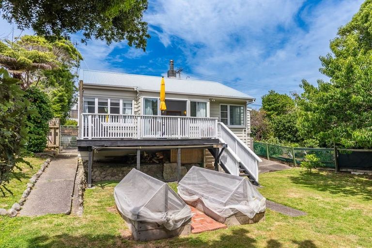 Photo of property in 25 Golf Road, Paraparaumu Beach, Paraparaumu, 5032