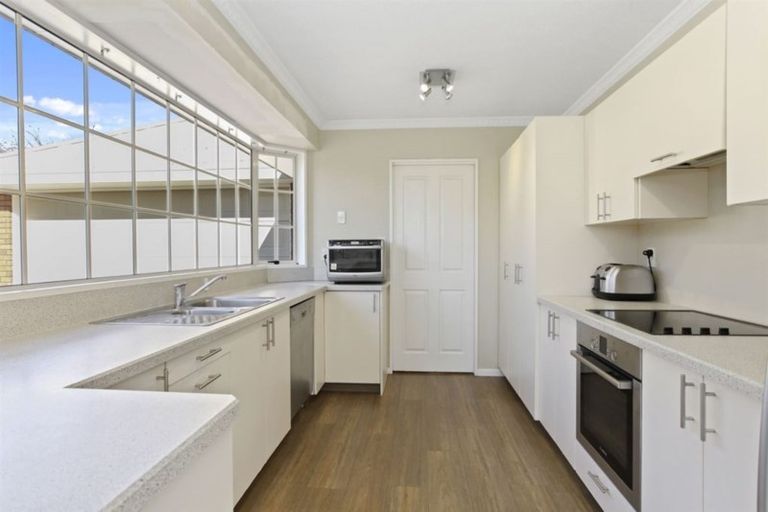 Photo of property in 37 Hewitts Road, Woodend, 7610