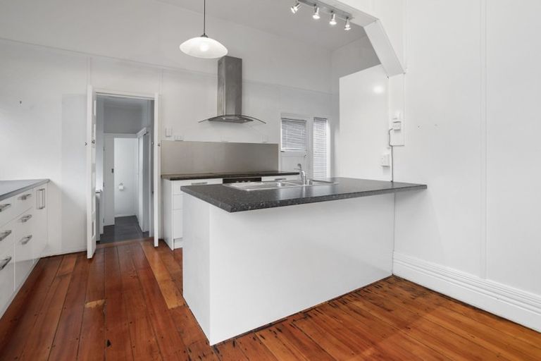 Photo of property in 60 Prospect Terrace, Pukekohe, 2120