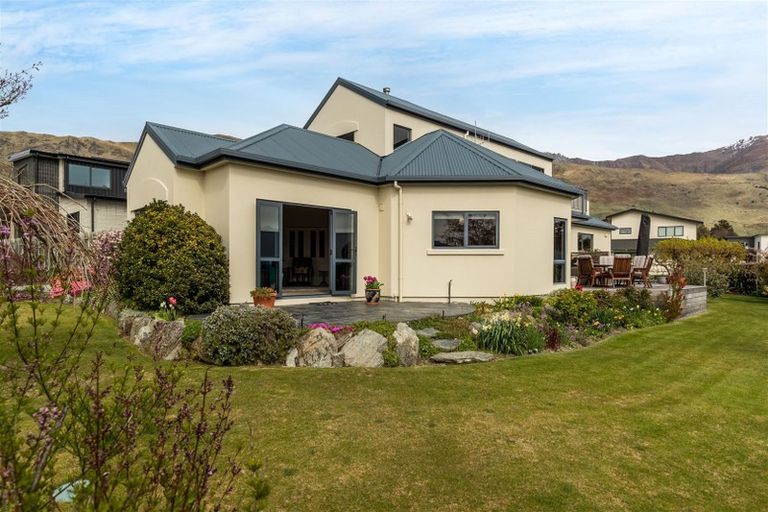 Photo of property in 113 Meadowstone Drive, Wanaka, 9305