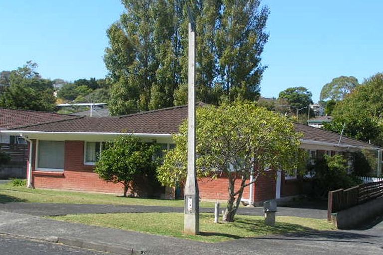 Photo of property in 2/12 Keldale Place, Forrest Hill, Auckland, 0620