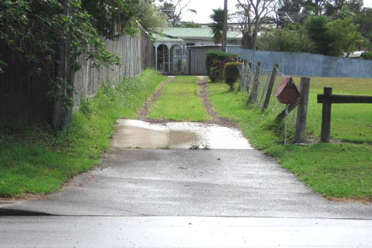Photo of property in 12 Meadow Crescent, Te Atatu South, Auckland, 0602