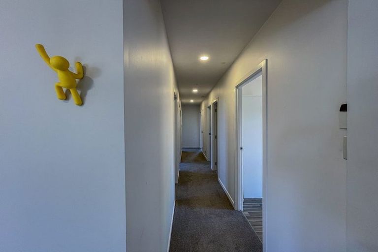 Photo of property in 39a Fairclough Road, Beach Haven, Auckland, 0626