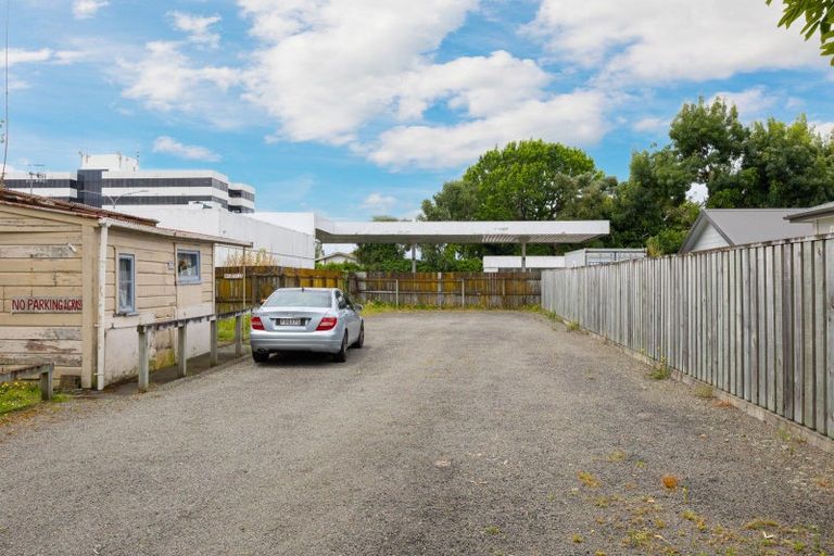 Photo of property in 1 Ranfurly Street, Palmerston North, 4410