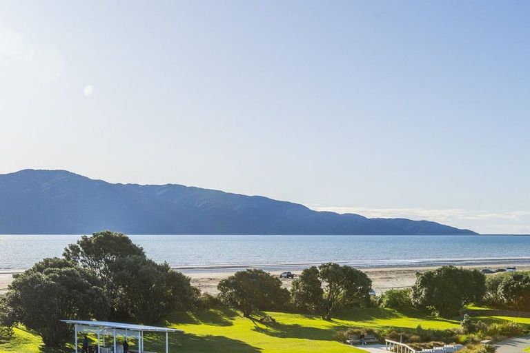 Photo of property in 10/4u Seaview Road, Paraparaumu Beach, Paraparaumu, 5032