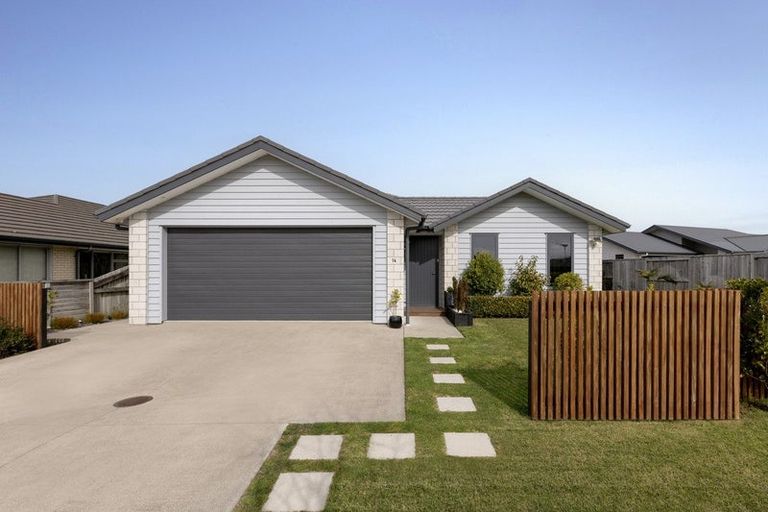 Photo of property in 14 Rotomanu Place, Pyes Pa, Tauranga, 3112