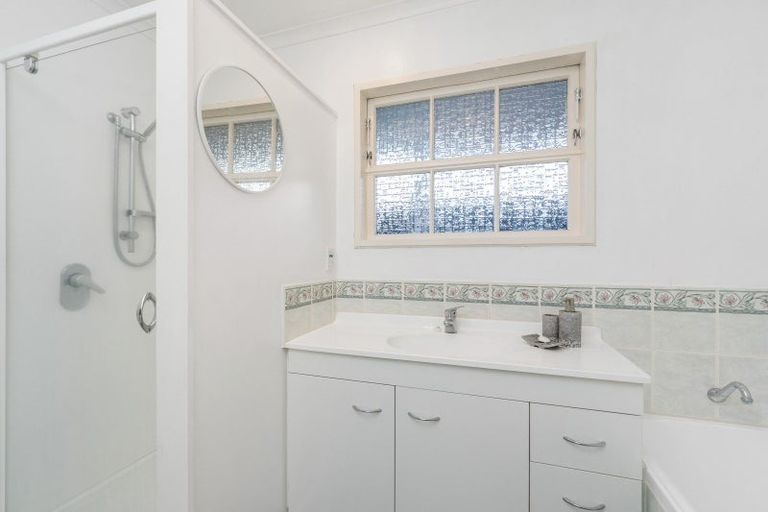 Photo of property in 18 Chippendale Crescent, Highbury, Palmerston North, 4412