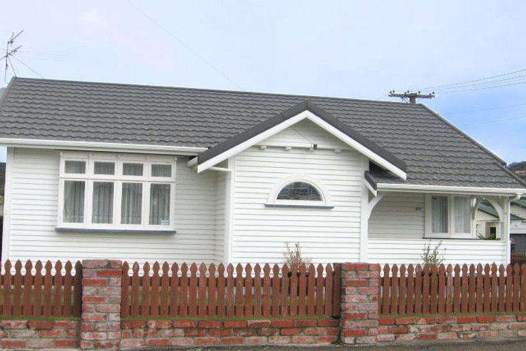 Photo of property in 20 Resolution Street, Lyall Bay, Wellington, 6022