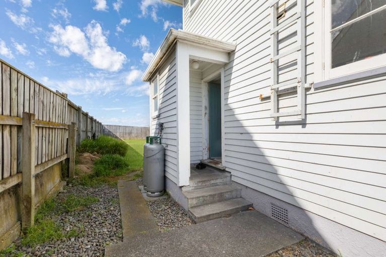 Photo of property in 75 Swiss Avenue, Gonville, Whanganui, 4501