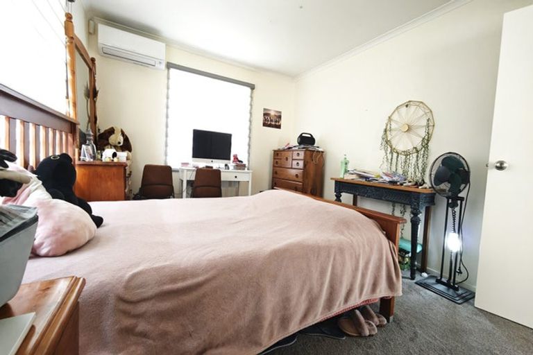 Photo of property in 36 Hewlett Road, Massey, Auckland, 0614