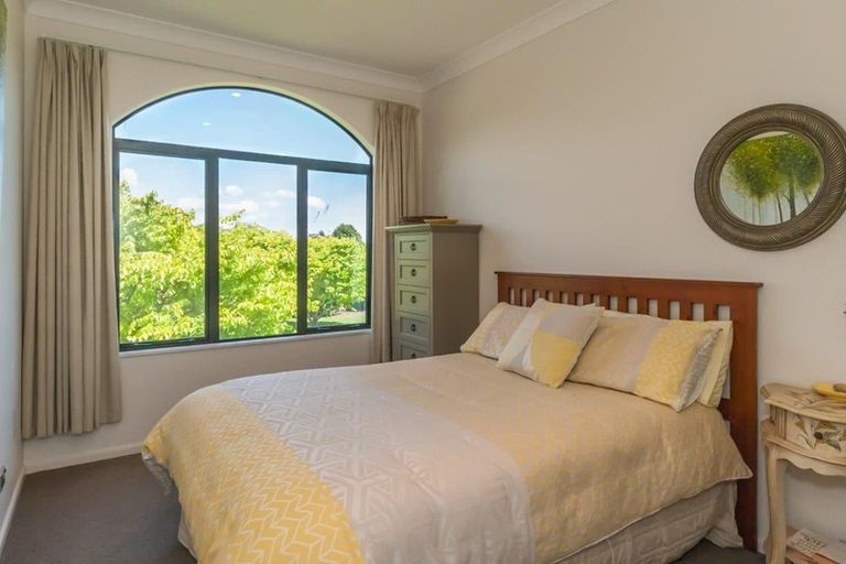 Photo of property in 32 Pohutukawa Drive, Levin, 5571