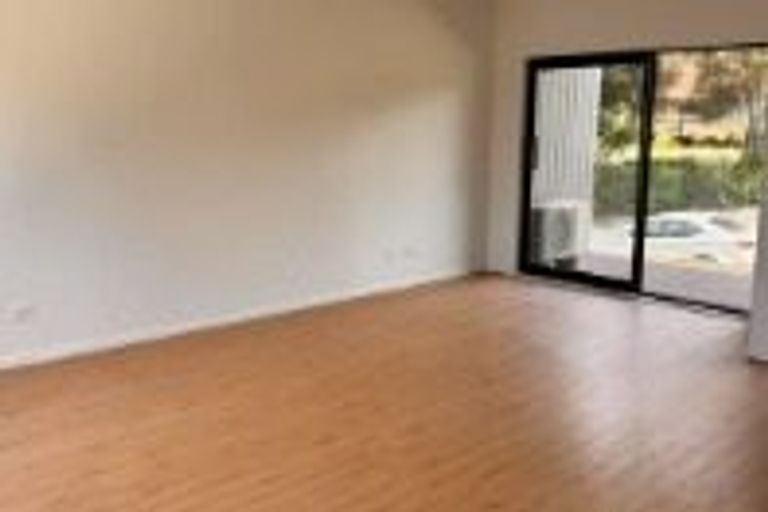 Photo of property in 24e Gladys Avenue, Glenfield, Auckland, 0629