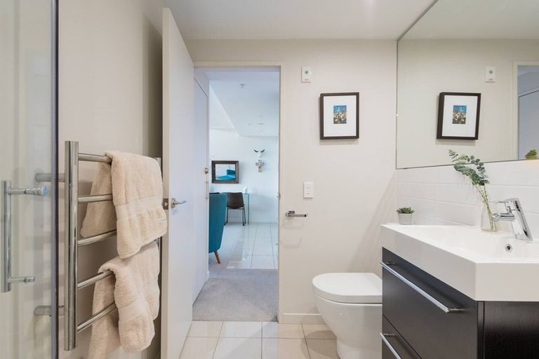 Photo of property in Nouvo Apartments, 5f/21 Rugby Street, Mount Cook, Wellington, 6021