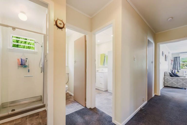 Photo of property in 10 Seaview Crescent, Picton, 7220