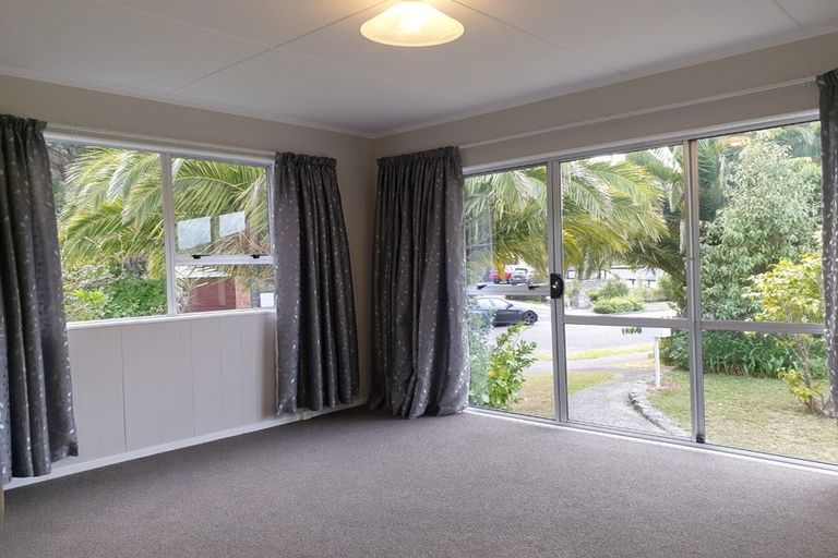 Photo of property in 37 Latitude Close, Whitby, Porirua, 5024