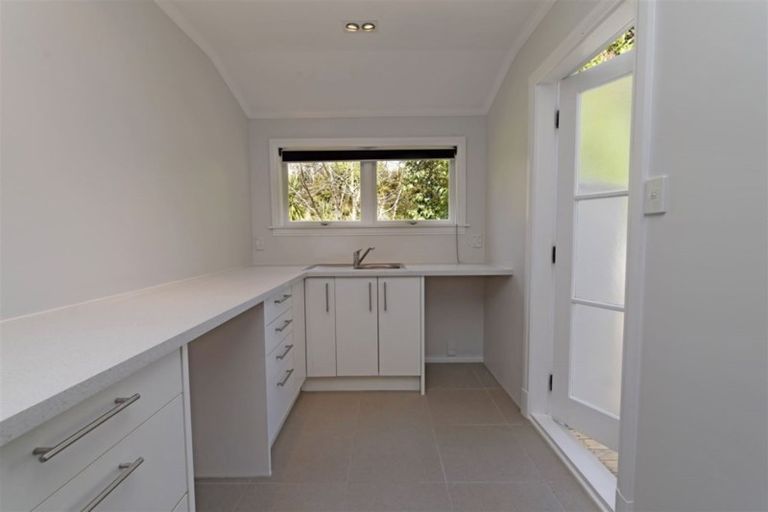 Photo of property in 25 Taupaki Road, Taupaki, Henderson, 0782