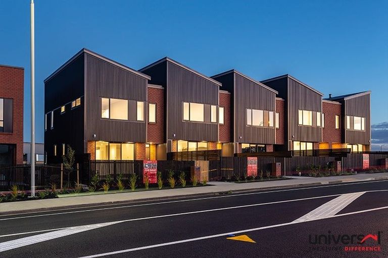 Photo of property in 469 Hobsonville Road, Hobsonville, Auckland, 0616