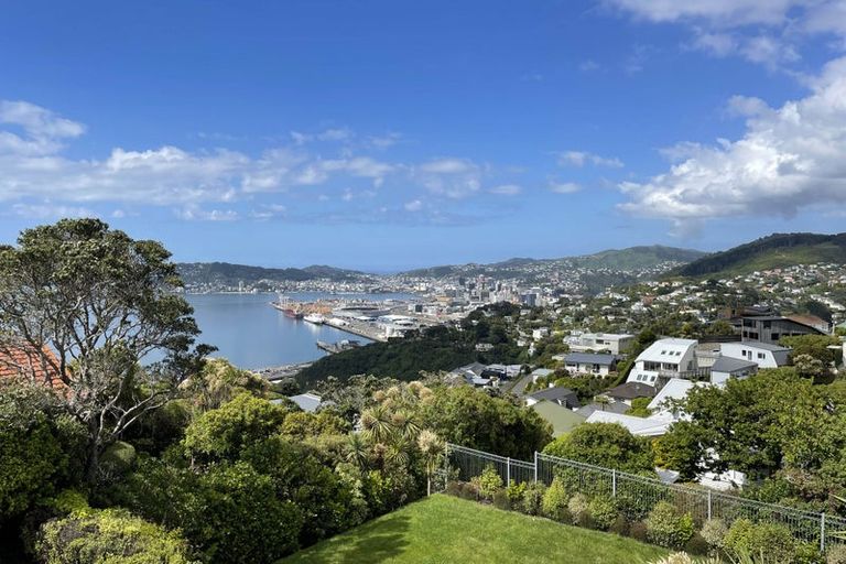 Photo of property in 27 Waru Street, Khandallah, Wellington, 6035