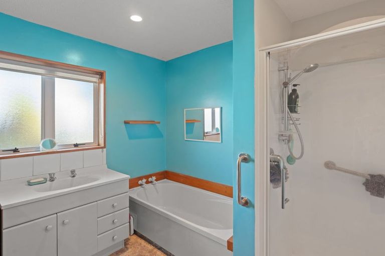 Photo of property in 2/356 Yaldhurst Road, Russley, Christchurch, 8042